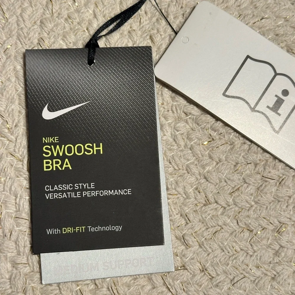 Nike Women's Black Sports Bra NWT​